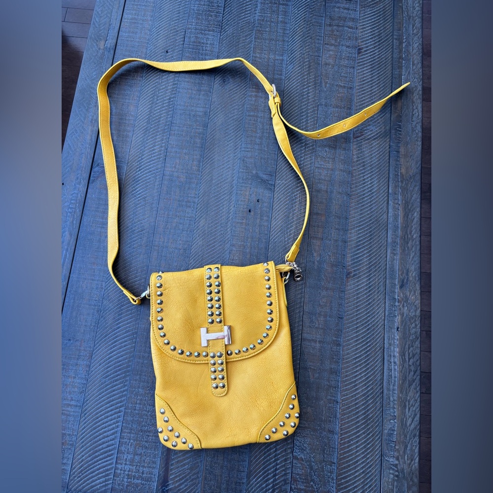 Yellow cross body sachel
